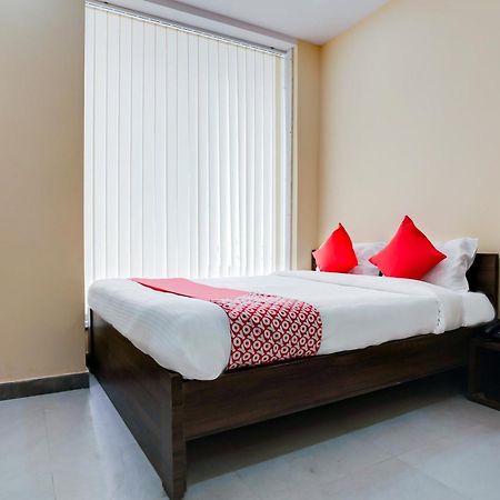 Hotel O Alekhya Residency Cafe Bahar Sururnagar Buitenkant foto