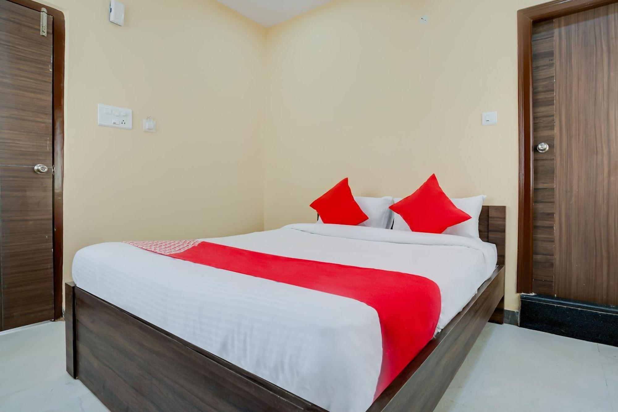 Hotel O Alekhya Residency Cafe Bahar Sururnagar Buitenkant foto