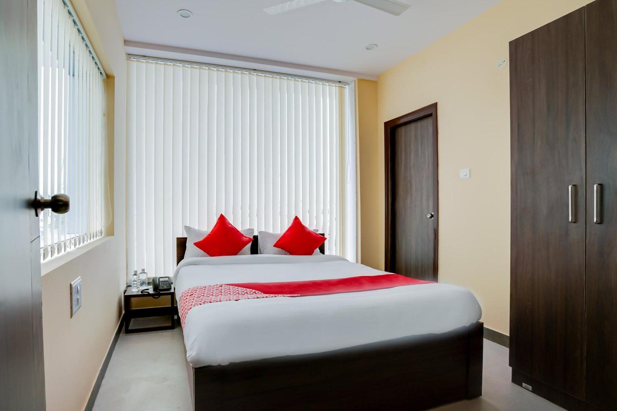 Hotel O Alekhya Residency Cafe Bahar Sururnagar Buitenkant foto