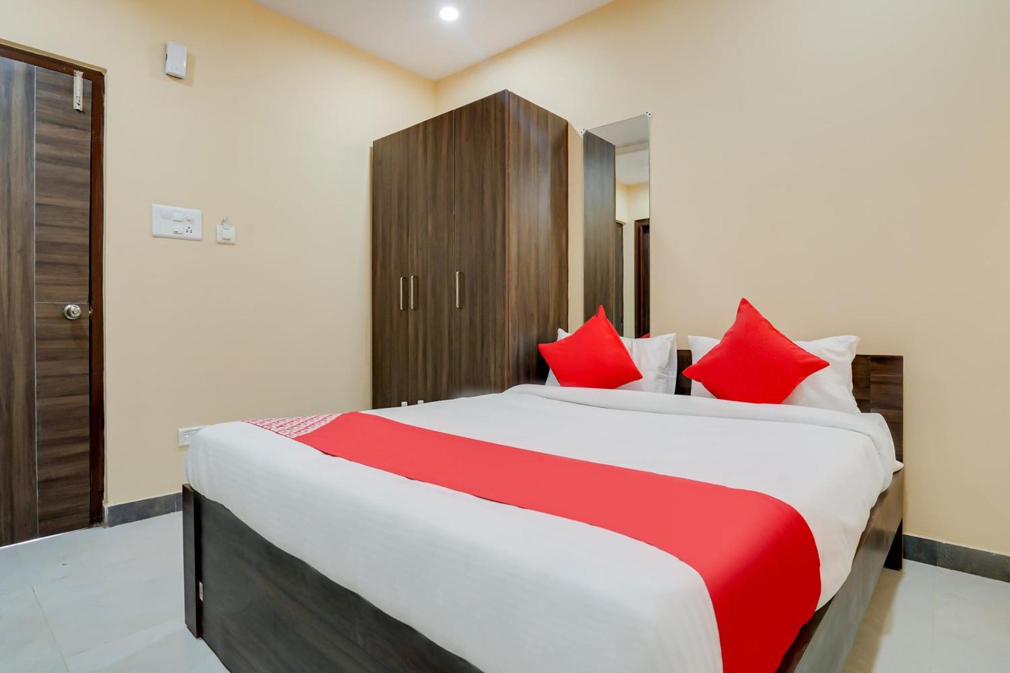 Hotel O Alekhya Residency Cafe Bahar Sururnagar Buitenkant foto