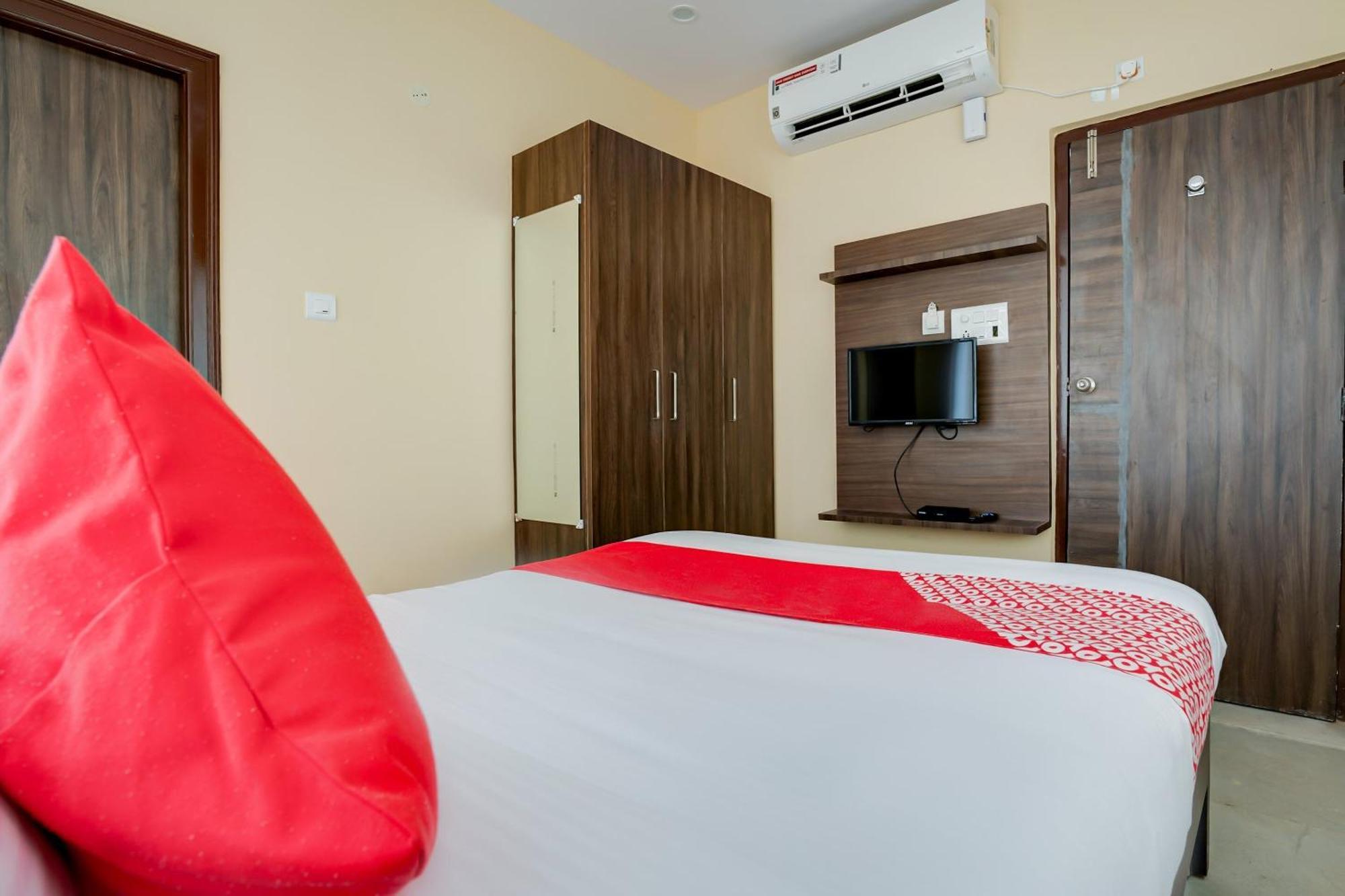 Hotel O Alekhya Residency Cafe Bahar Sururnagar Buitenkant foto