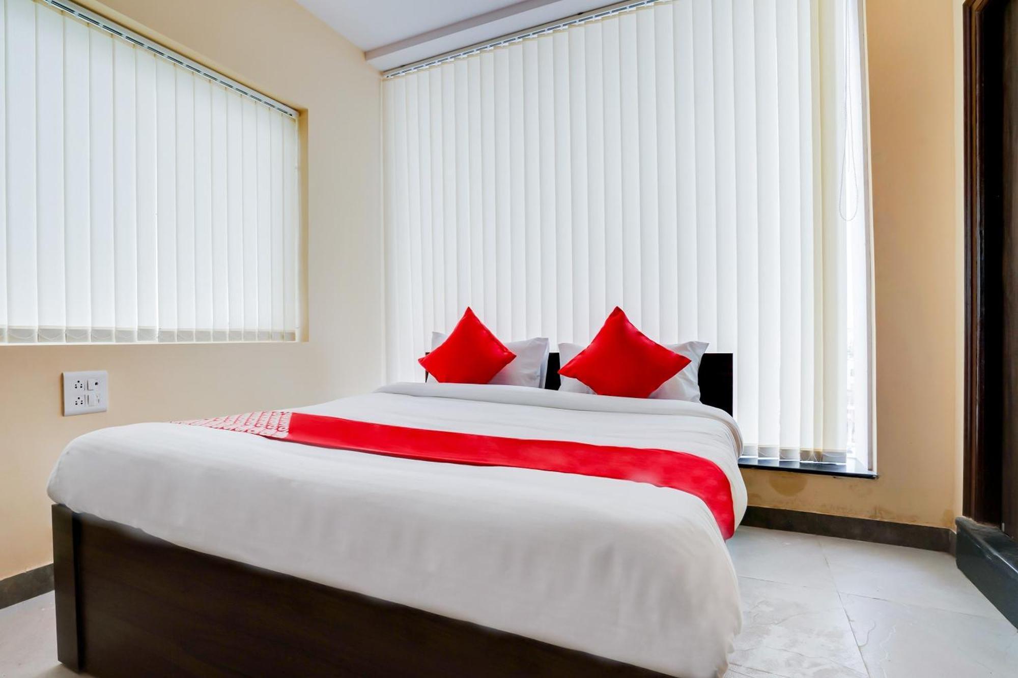 Hotel O Alekhya Residency Cafe Bahar Sururnagar Buitenkant foto